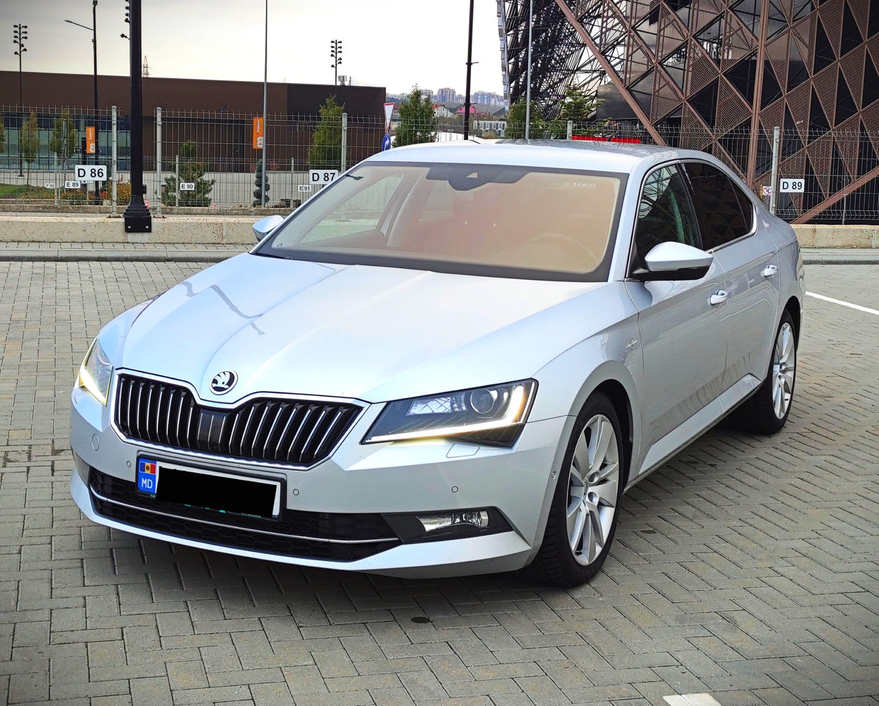 Skoda Superb foto 1