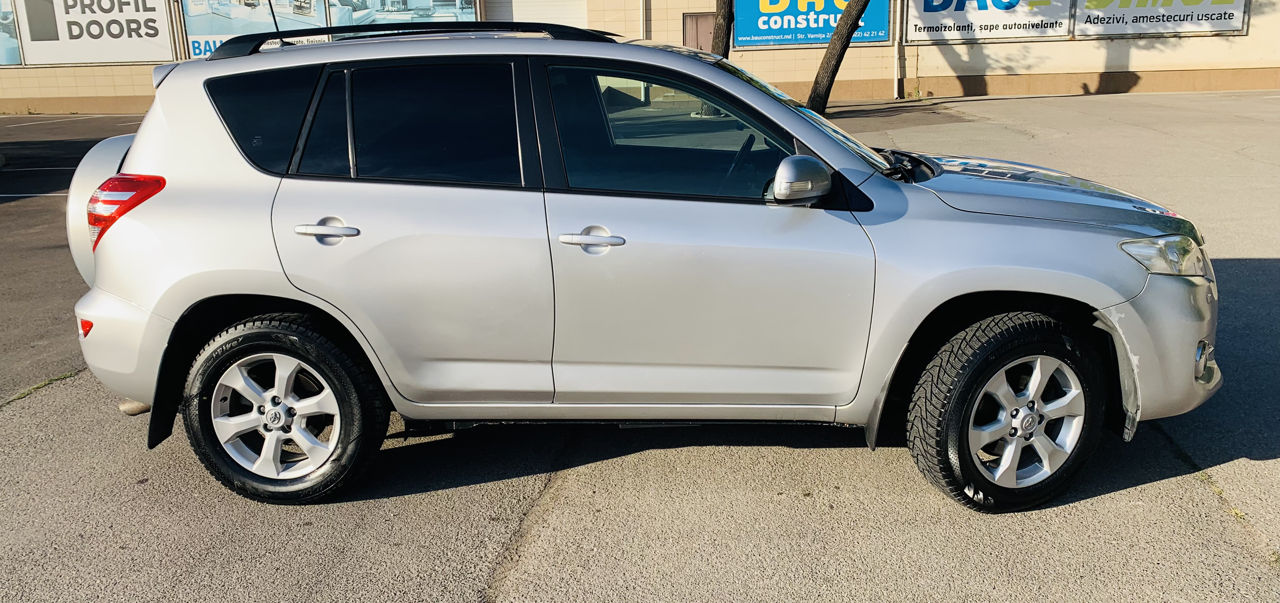 Toyota Rav 4 foto 0