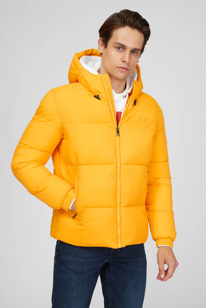 Зимняя желтая куртка