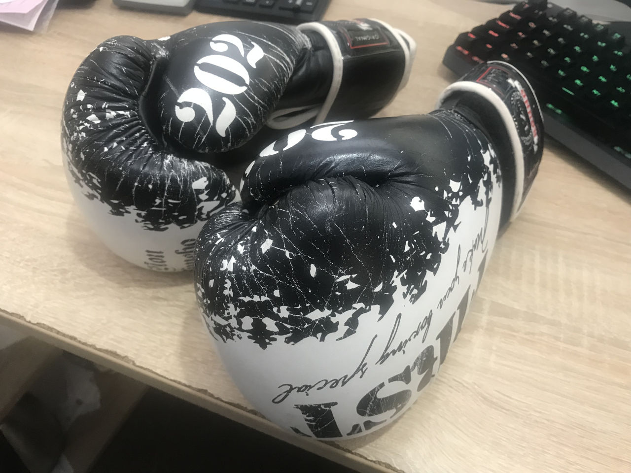 Manusi Kickboxing + Капа(capa) + Bandaje (velo). Кикбокс перчатки ...