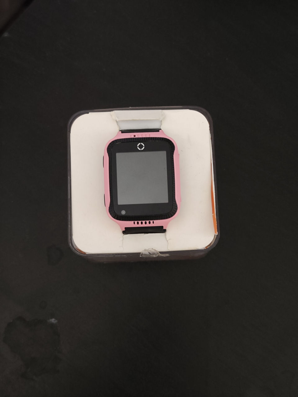 Чясы для детей навигатором и с функцыей телифона роботает от карточьки