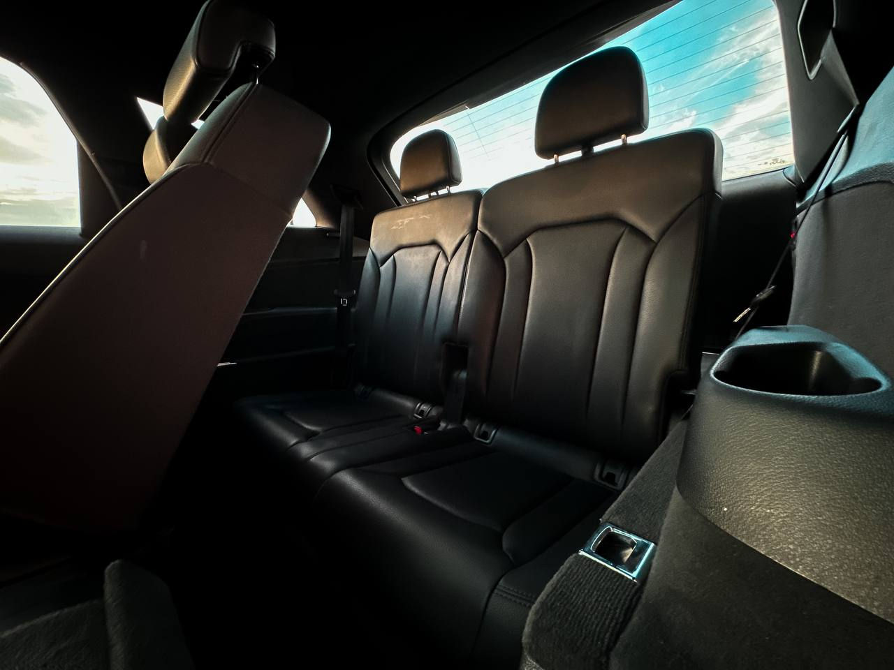 Audi Q7 7 locuri Quattro- Chirie Auto - Авто Прокат - Rent a Car foto 4
