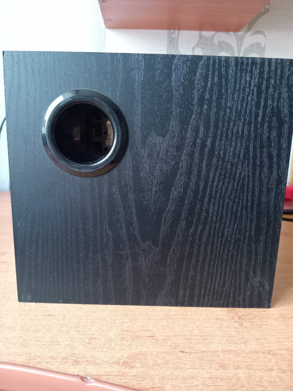 Сабвуфер куб 21 см диаметр динамика 15 см содержит усилитель нужно ...