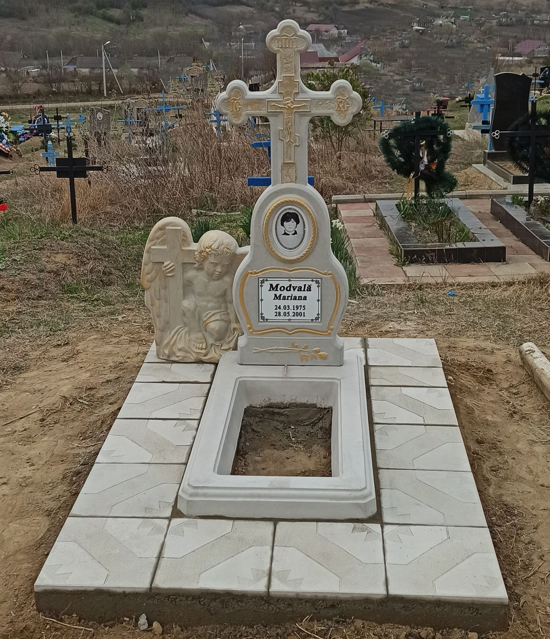 Monumente funerare din granit si beton in leova,iargara,cantemir,comrat,cimislia.hincest foto 8