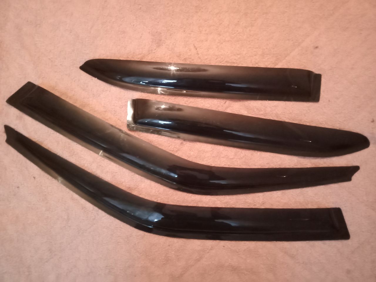 Дефлектор окон 250 лей