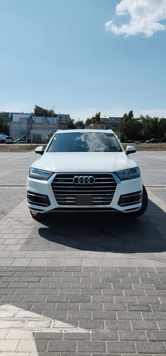 Audi Q7 фото 2