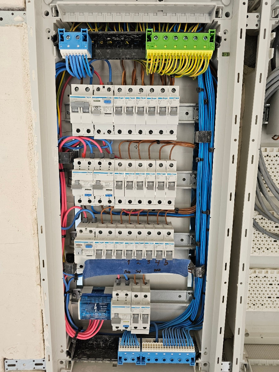 Lucrari electrice/consultatie gratuita foto 2