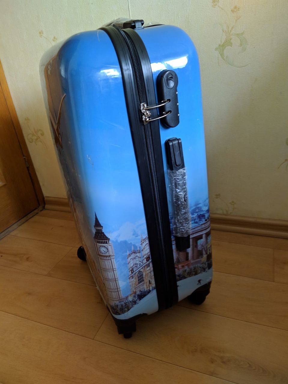 Чемоданы