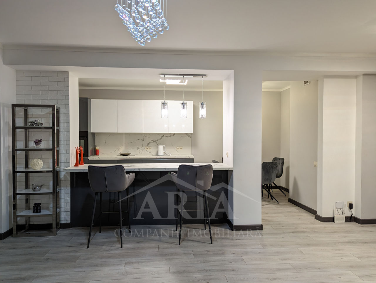 Apartament cu 2 camere, 114 m², Centru, Chișinău foto 0