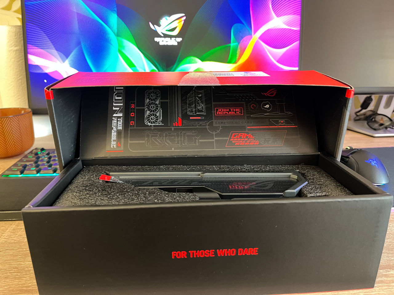 Asus  ROG Herculx Graphics Card Holder фото 7