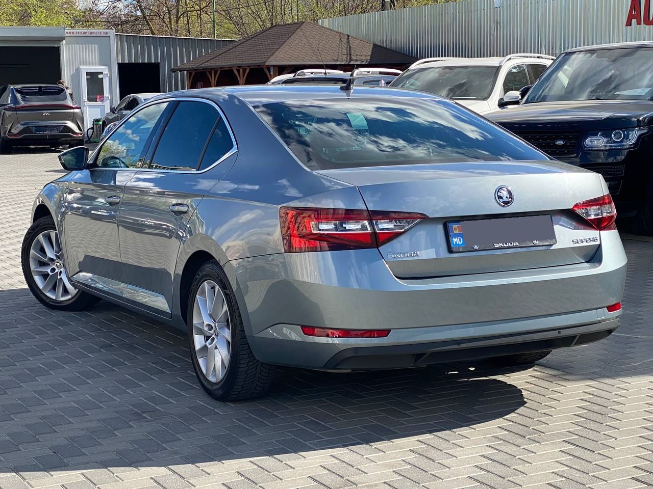 Skoda Superb foto 4