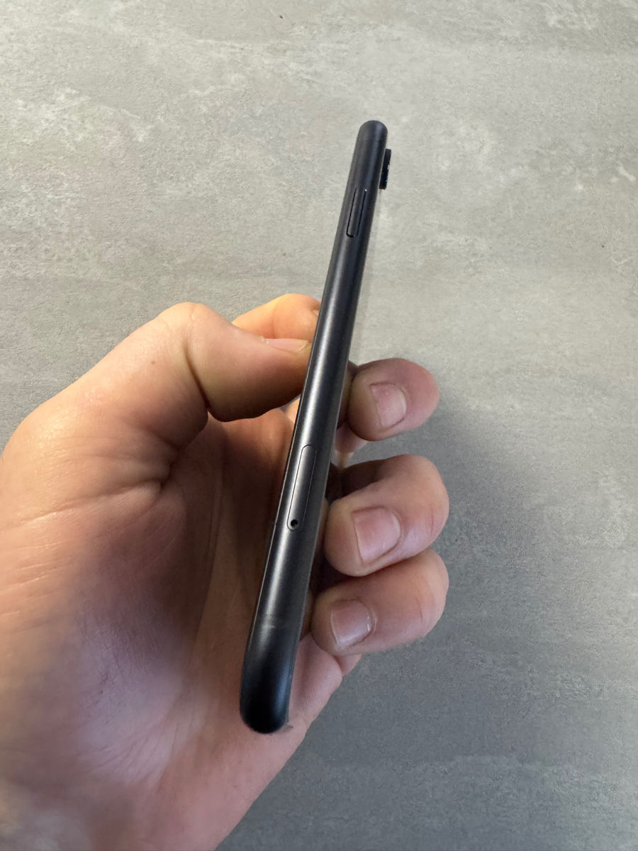 iPhone XR 64gb фото 2