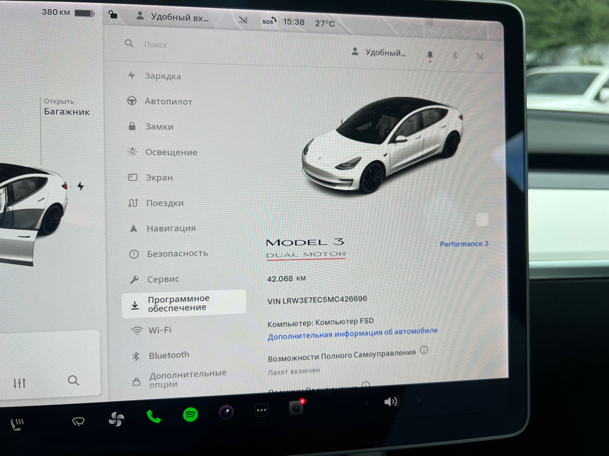 Tesla Model 3 foto 10