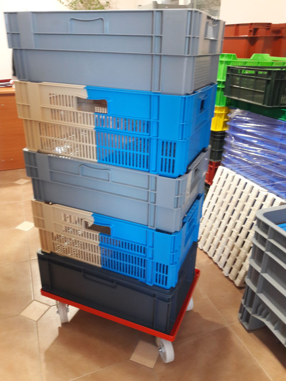 Lazi din plastic compartimentate pentru sticle . Решетчатые пластиковые ящики для бутылок фото 9