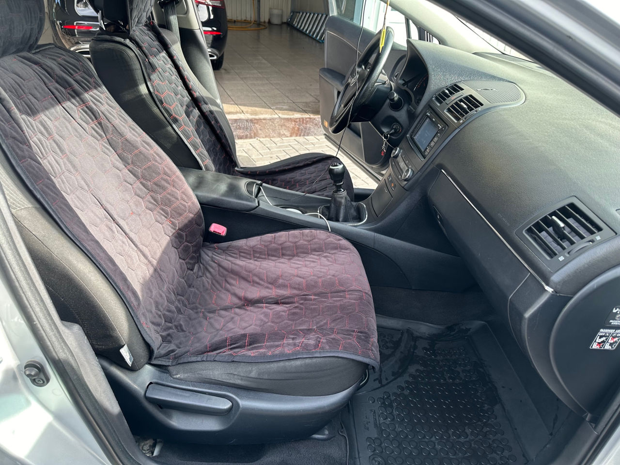 Toyota Avensis foto 7