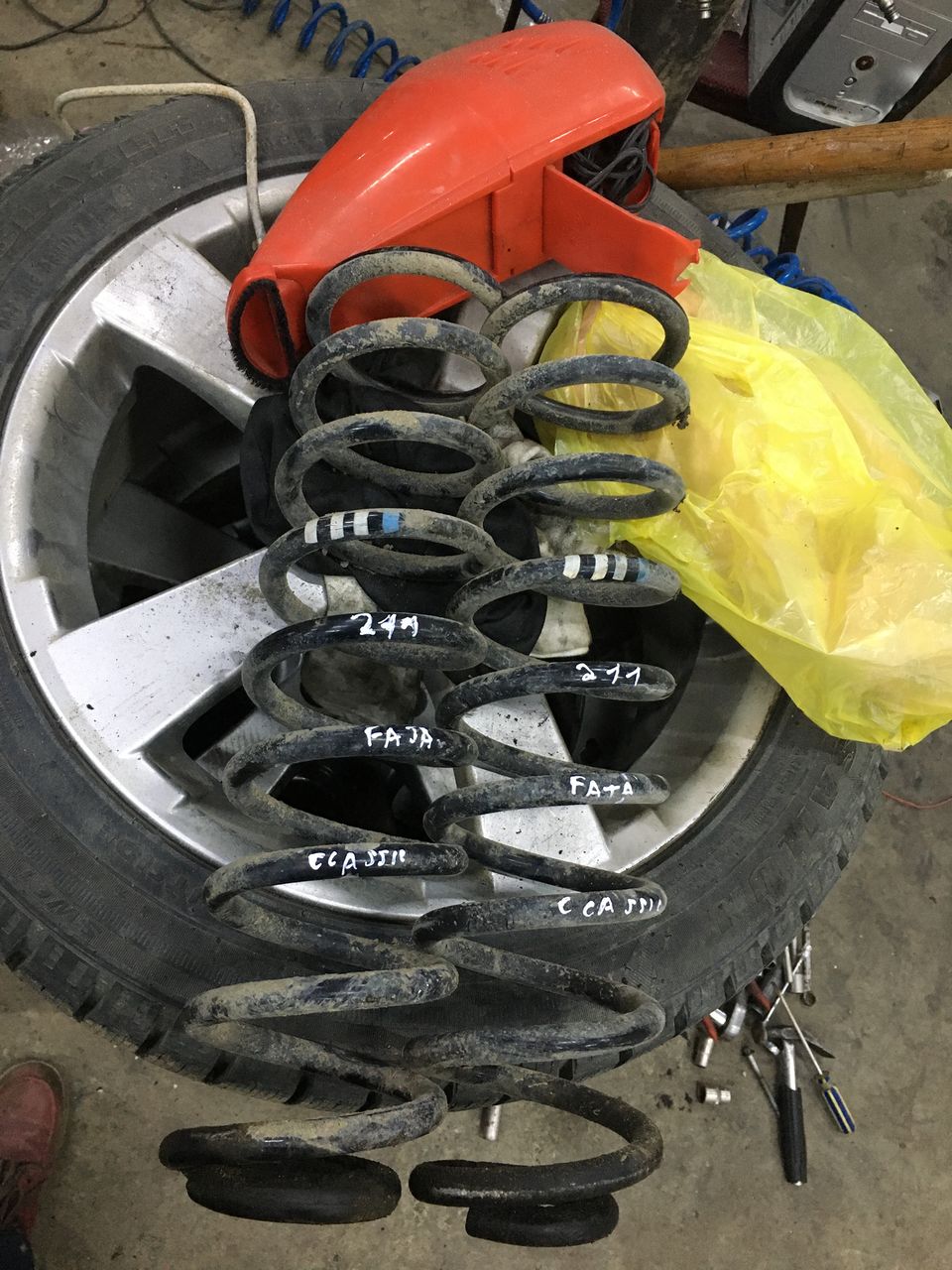 Prujini din fata mercedes dezmembrare mercedes запчасти мерседес пиесе