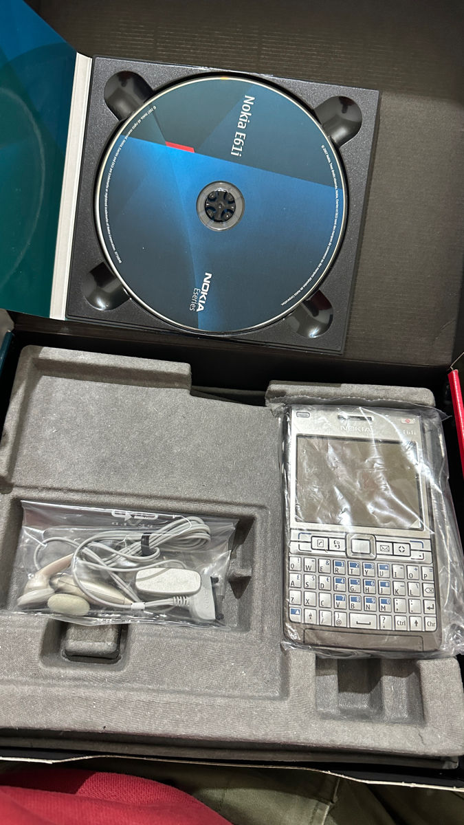 Nokia e61i - Telefon business legendar (Nou) foto 3