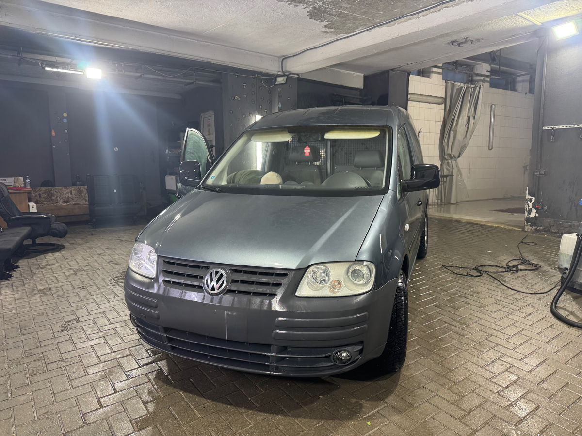 Volkswagen Caddy an. 2006 cu rulaj 400000 km, Diesel, 4800 €