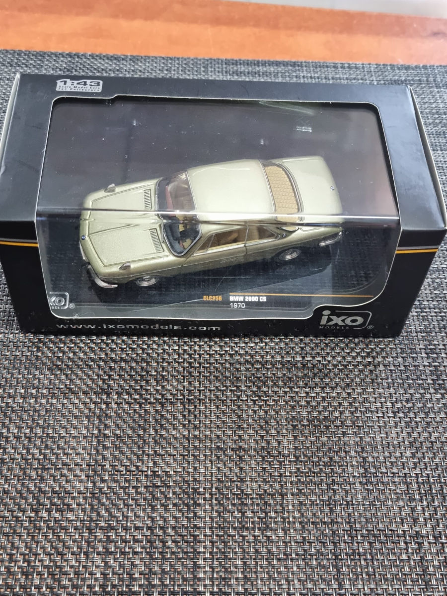 BMW 2000cs 1:43 foto 1