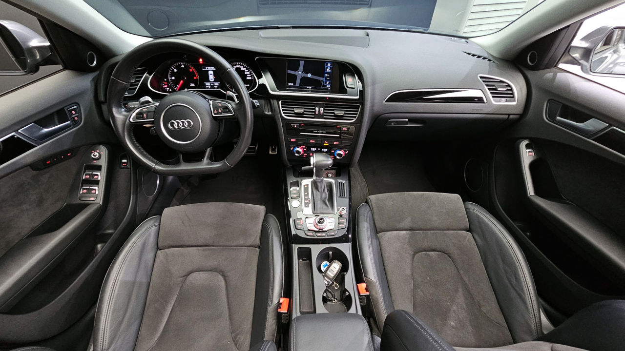 Audi A4 фото 5
