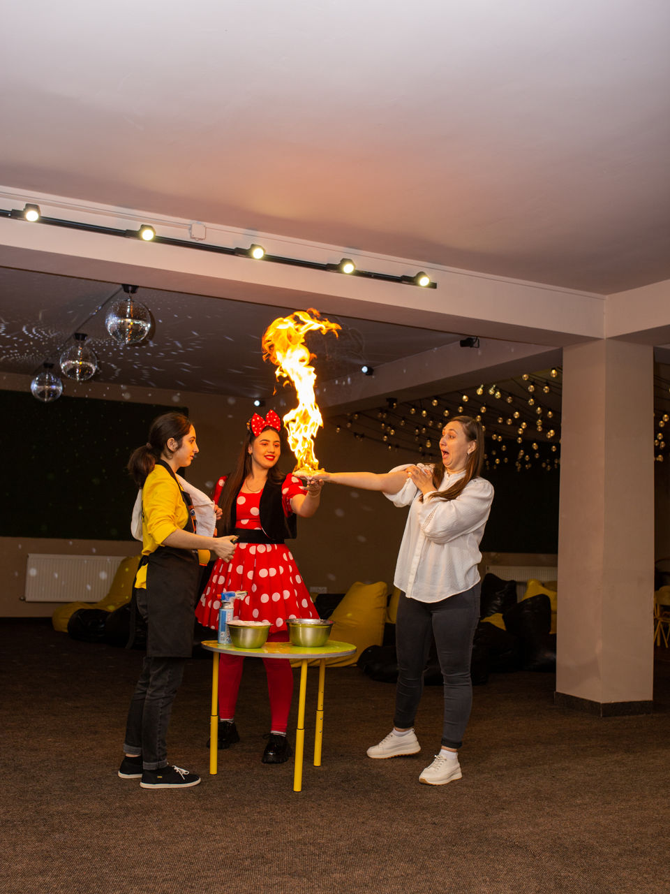 -55% reducere si 3 cadouri  la super pret! Matinee! baluri de absolvire! foto 7