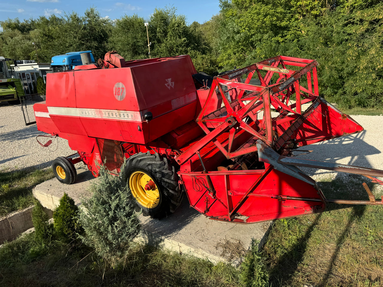 Massey Ferguson 187 foto 1