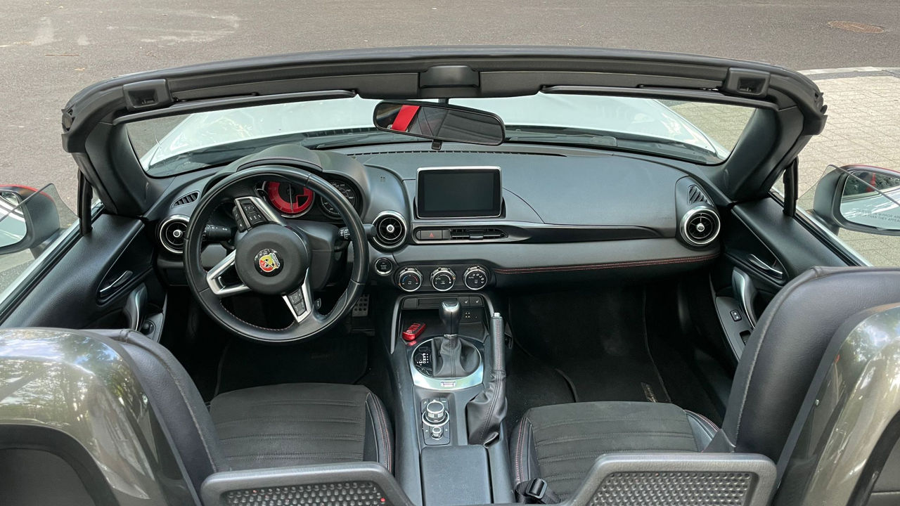 Abarth 124 Spider фото 5