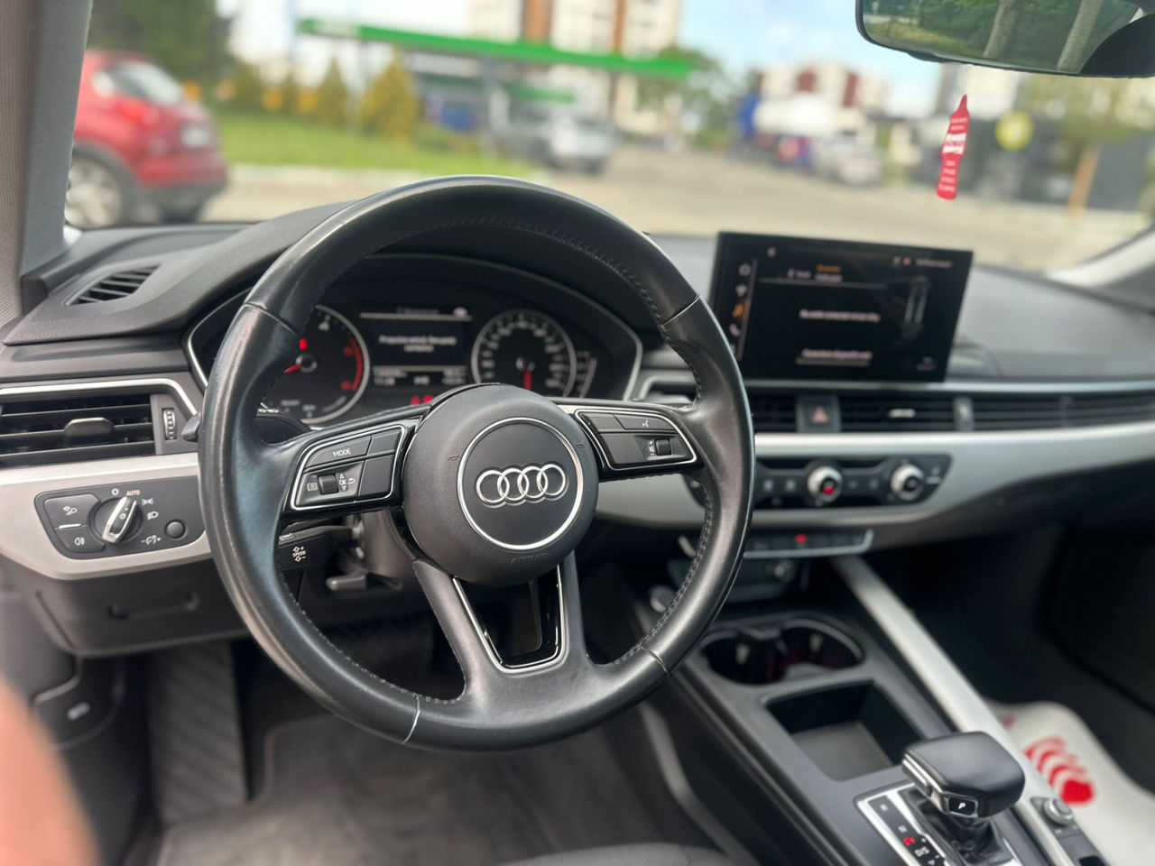 Audi A4 фото 13