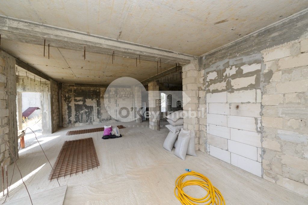 Casă cu 4 nivele, 580 mp + 18 ari, Dumbrava, 534000 € foto 1