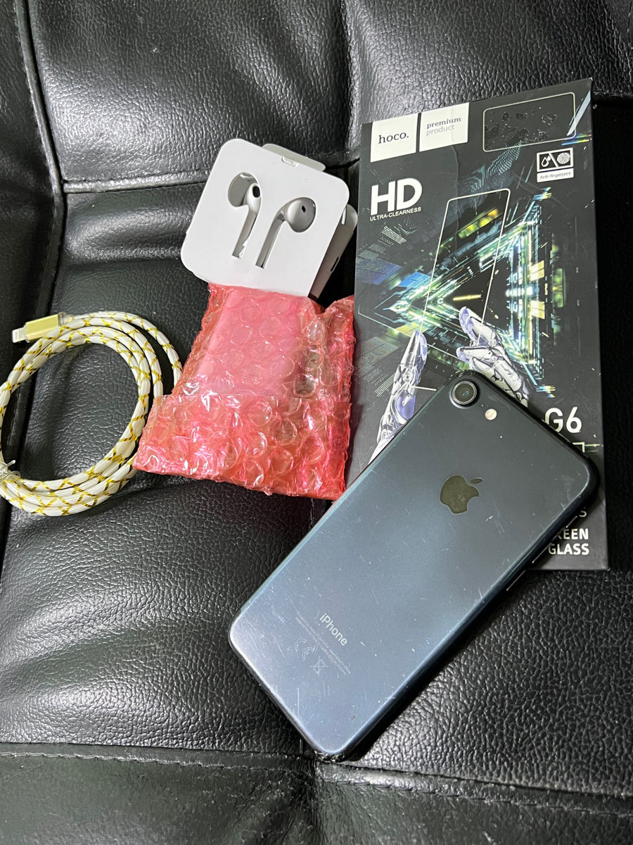 Iphone 7 32gb casti , husa , incarcator foto 0