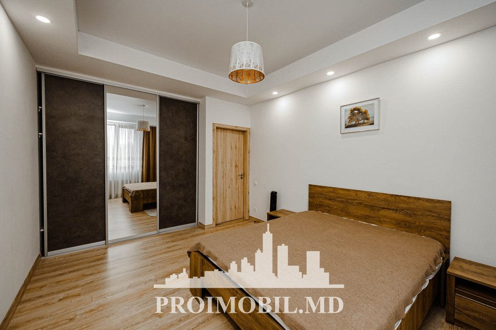 Apartament cu 2 camere, 70 m², Centru, Chișinău foto 1