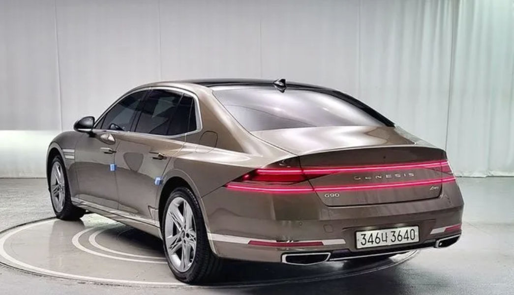 Genesis G90 foto 2
