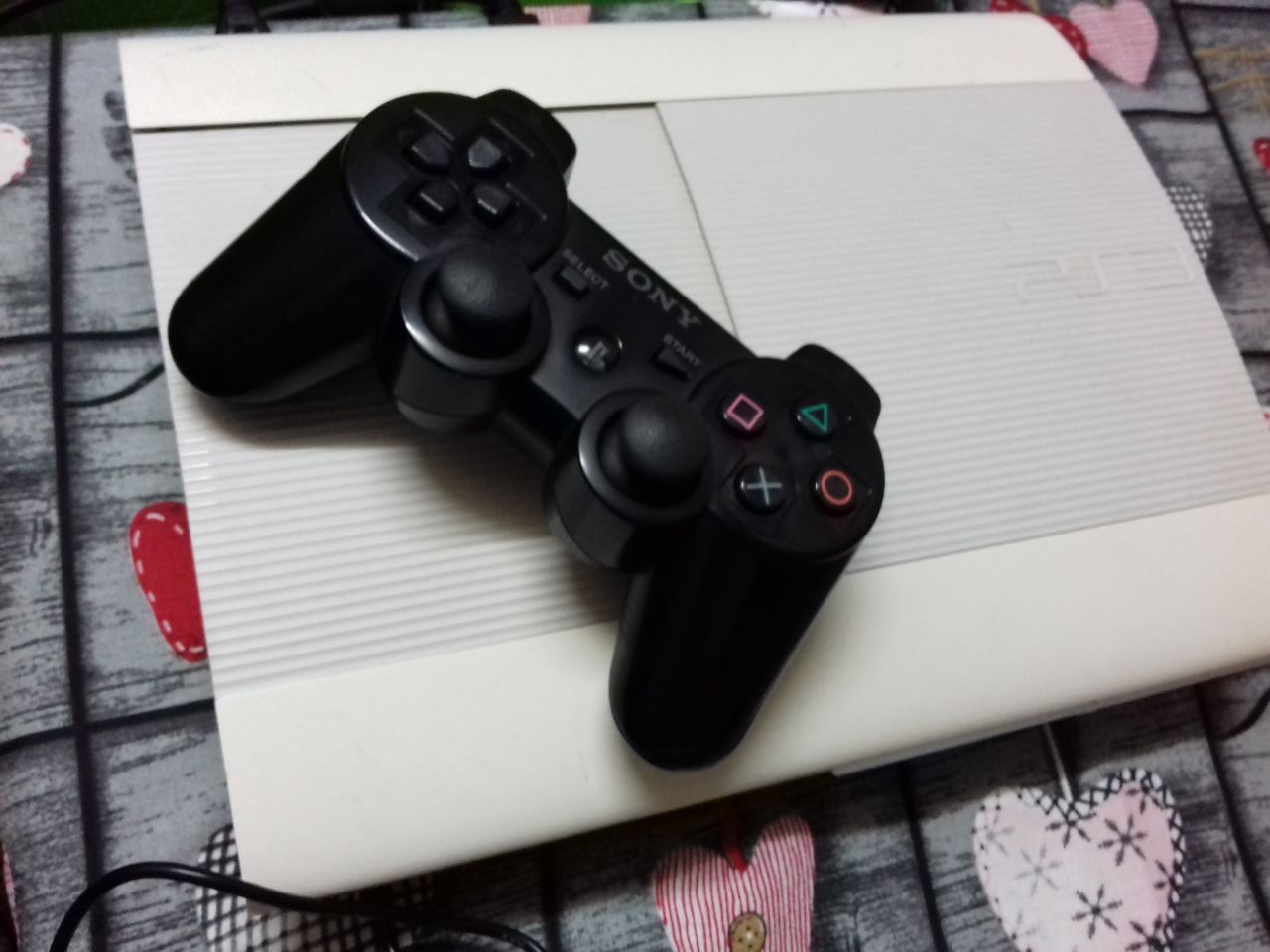 Продам PS3 Slim 80 Гб прошит + записанные игры