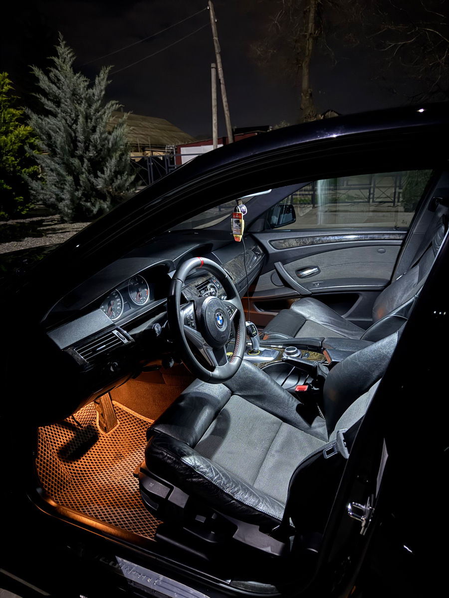 BMW 5 Series фото 6