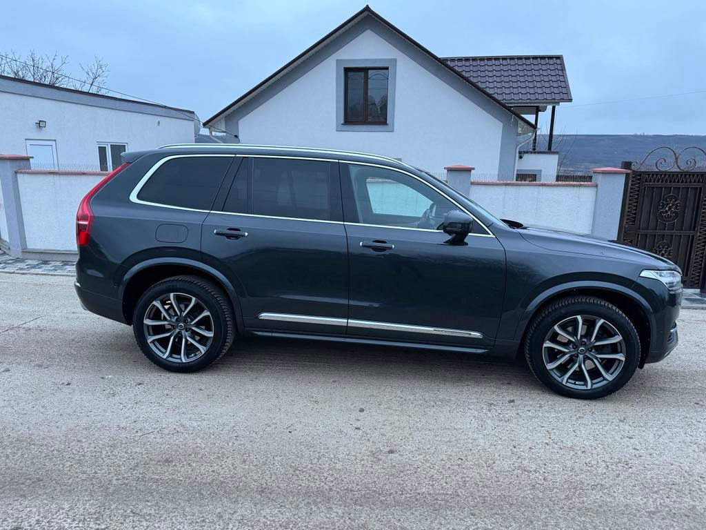 Volvo XC90 foto 1