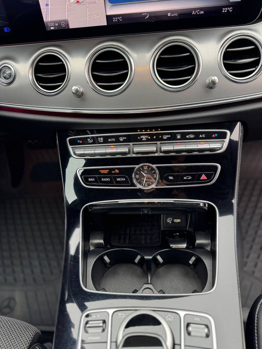 Mercedes E-Class фото 7