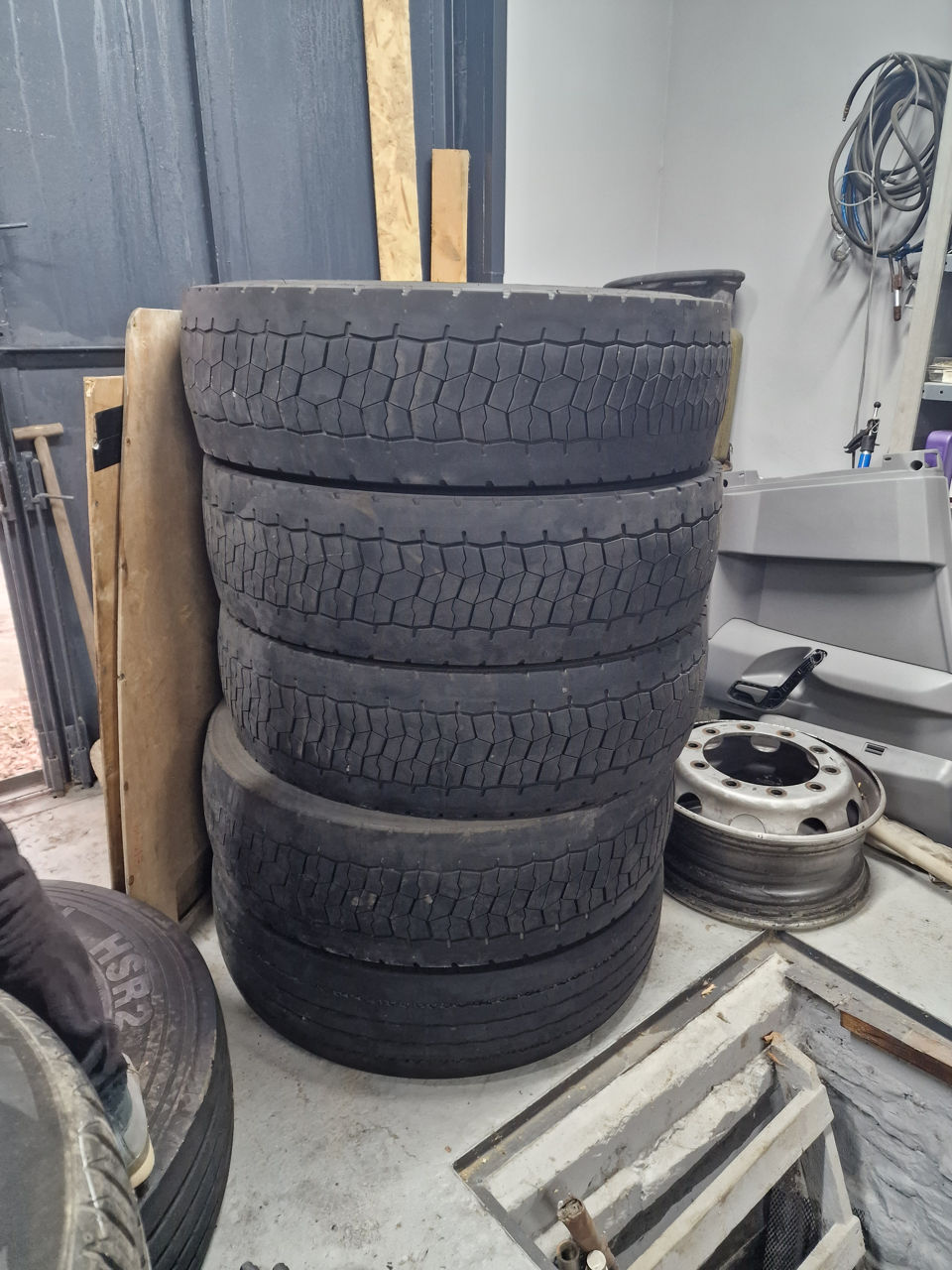 Anvelope Autocar 295/80 R.22.5 foto 2