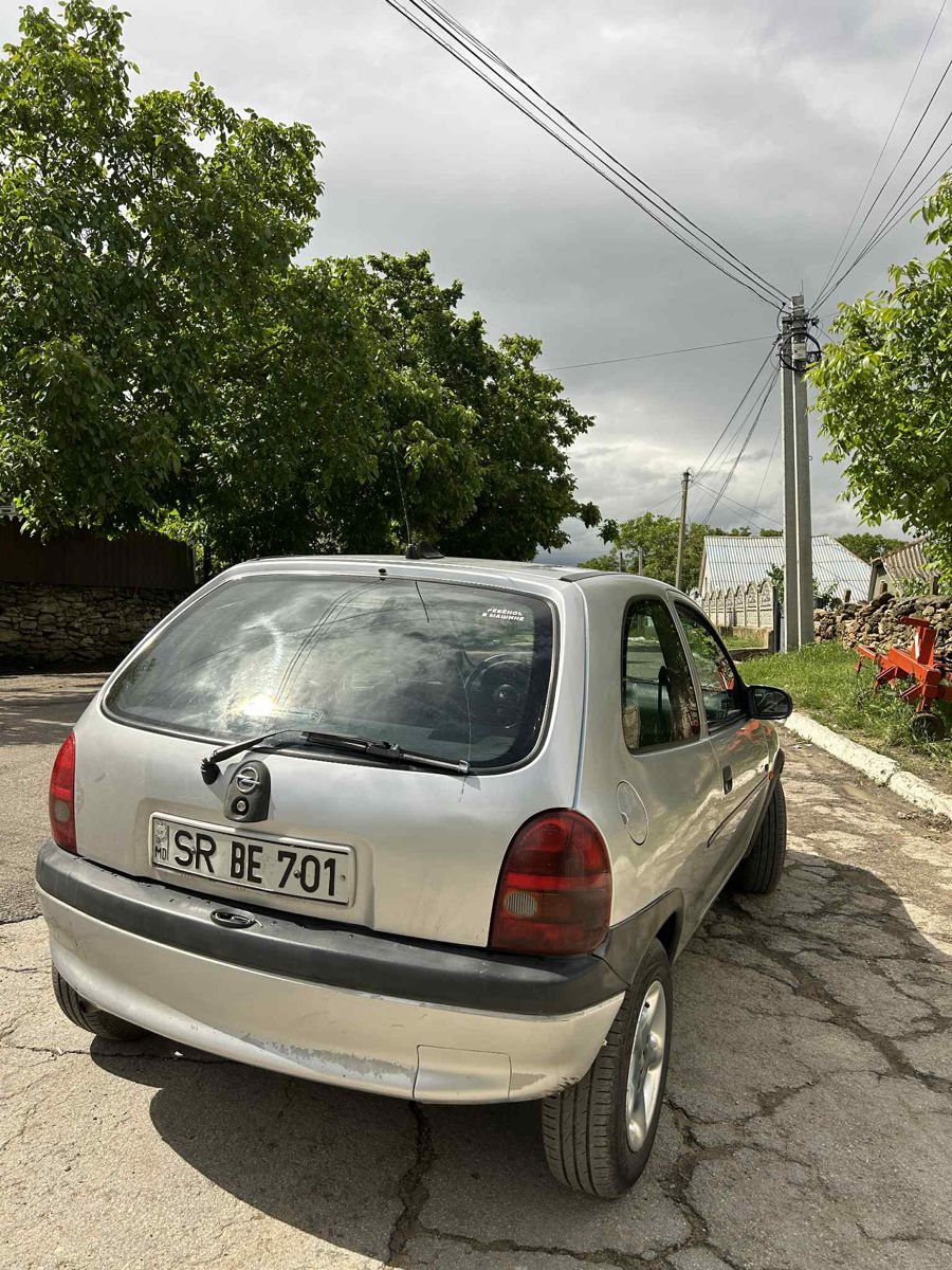 Opel Corsa foto 1