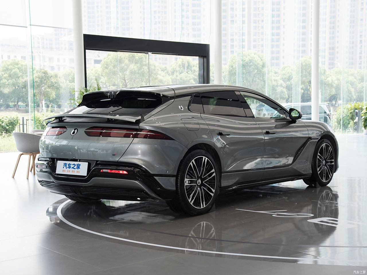 Denza Z9 GT фото 2