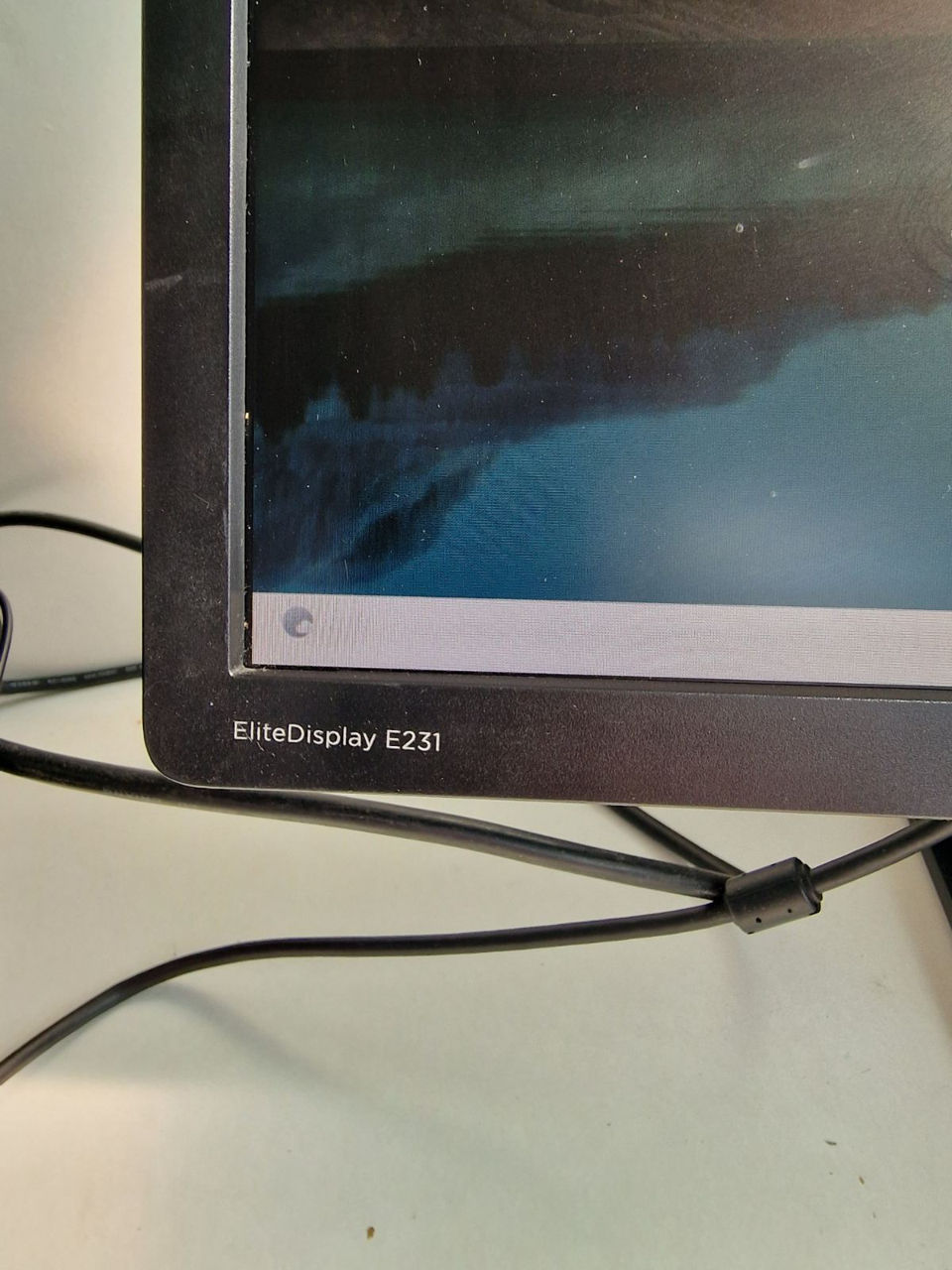 HP EliteDisplay E231  LED display  фото 1