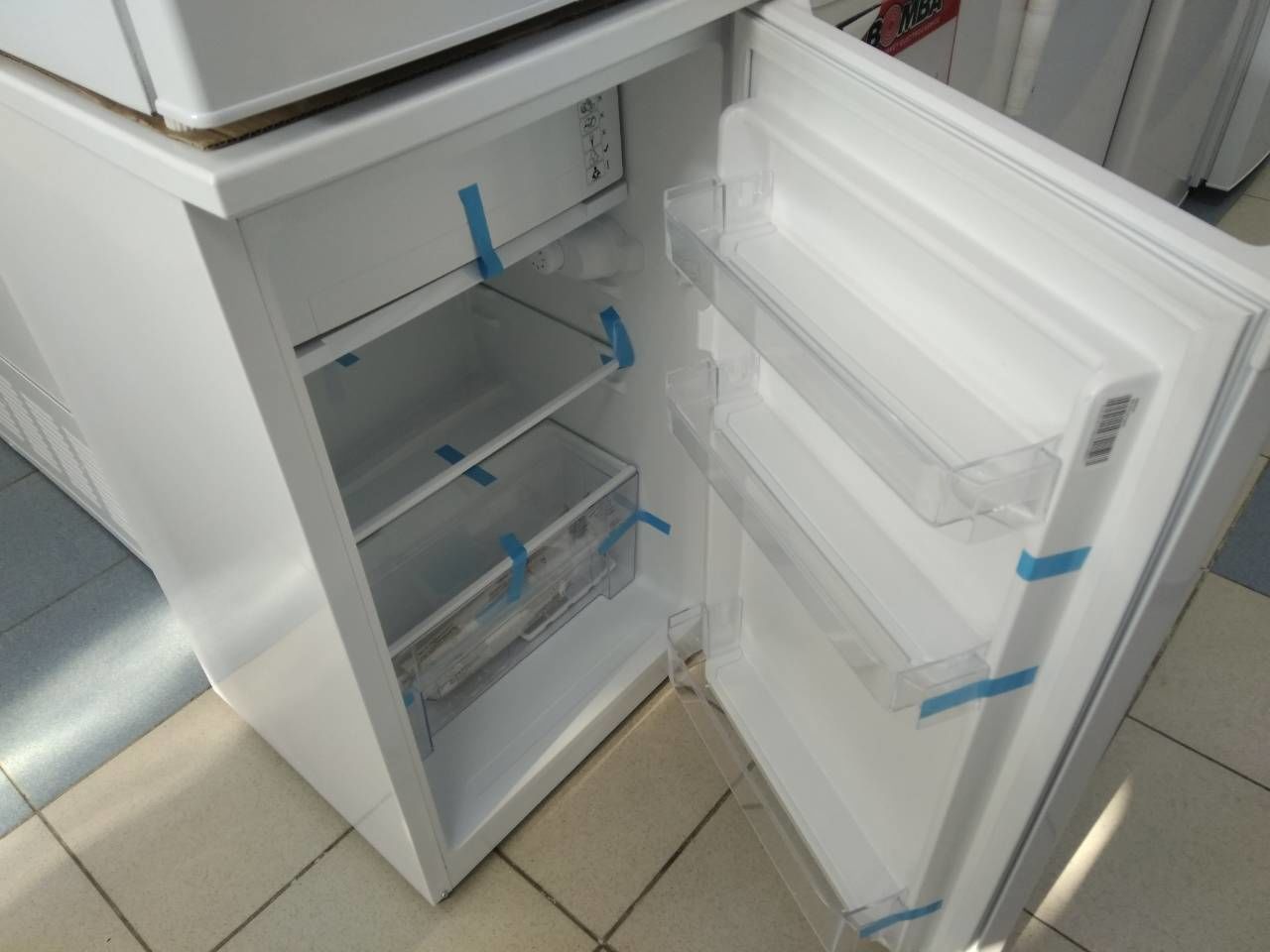 Холодильники б у минск. Холодильник б/у. Продается холодильник. Холодильник 82 см. Холодильник шириной 100 см.