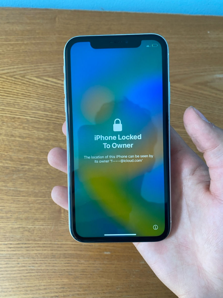 vand iphone XR blocat pe icloud foto 2