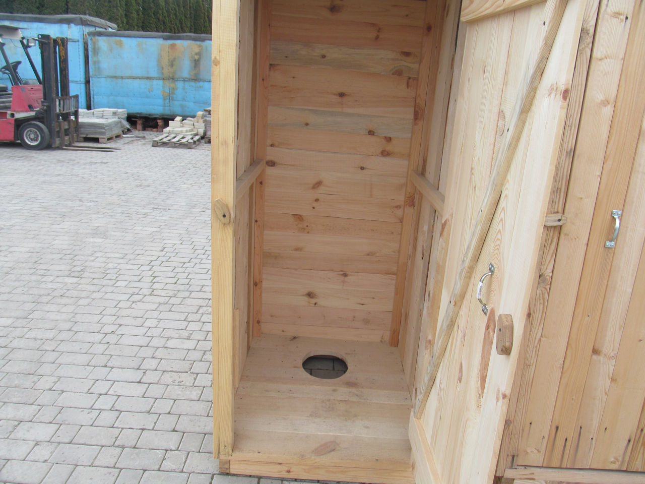 Деревянные туалеты для дома и дачи в бельцах. viceu din lemn будки для собак foto 6