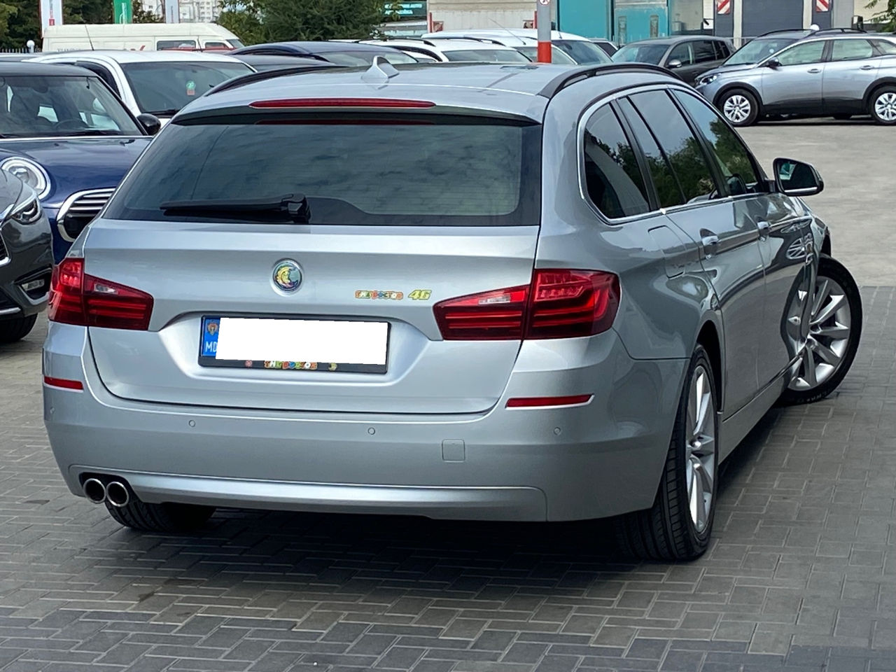 BMW 5 Series foto 3