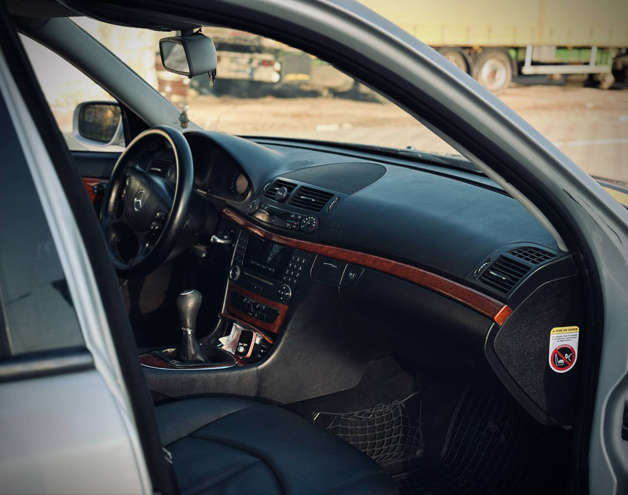 Mercedes E-Class foto 4