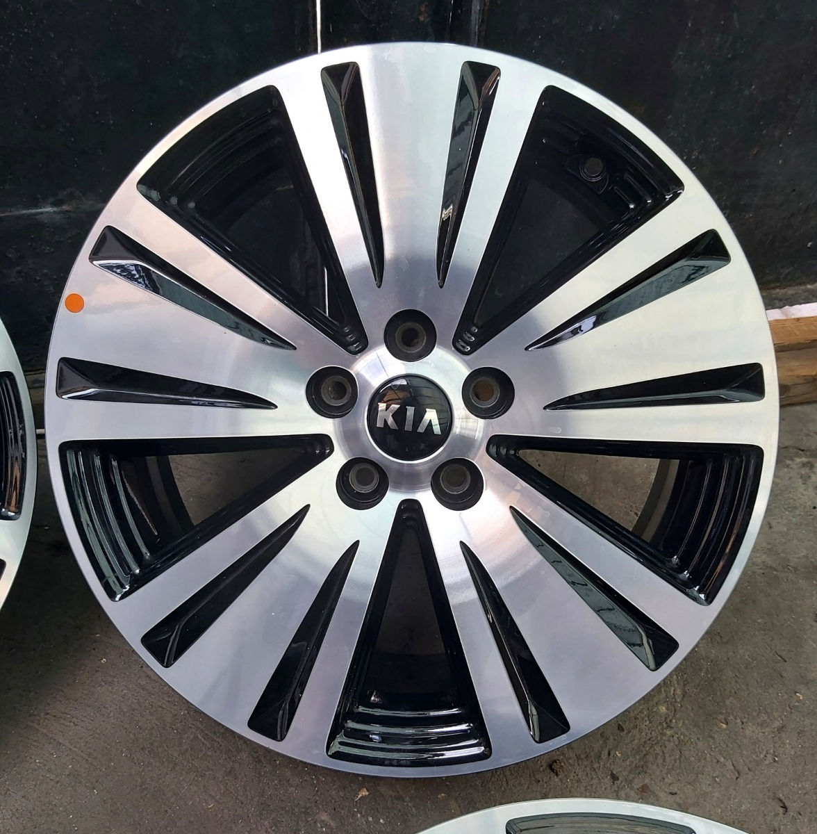 R18 , 5*114.3 - originale Kia фото 4