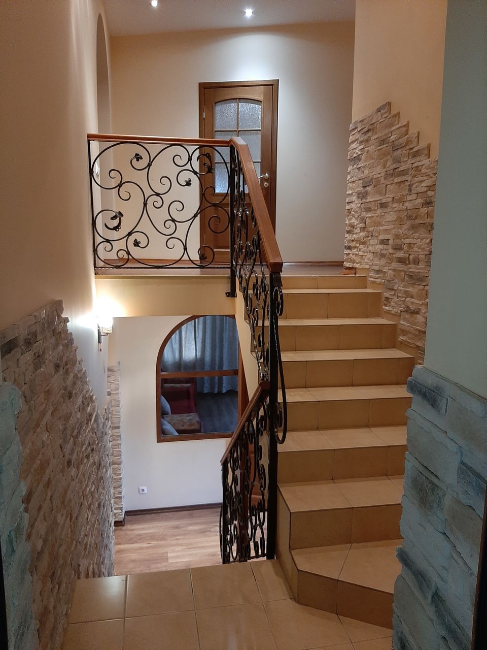 Дom,2 этажа,5 комнат,250 кв.м,сауна+басейн,тераса,барбекю фото 4
