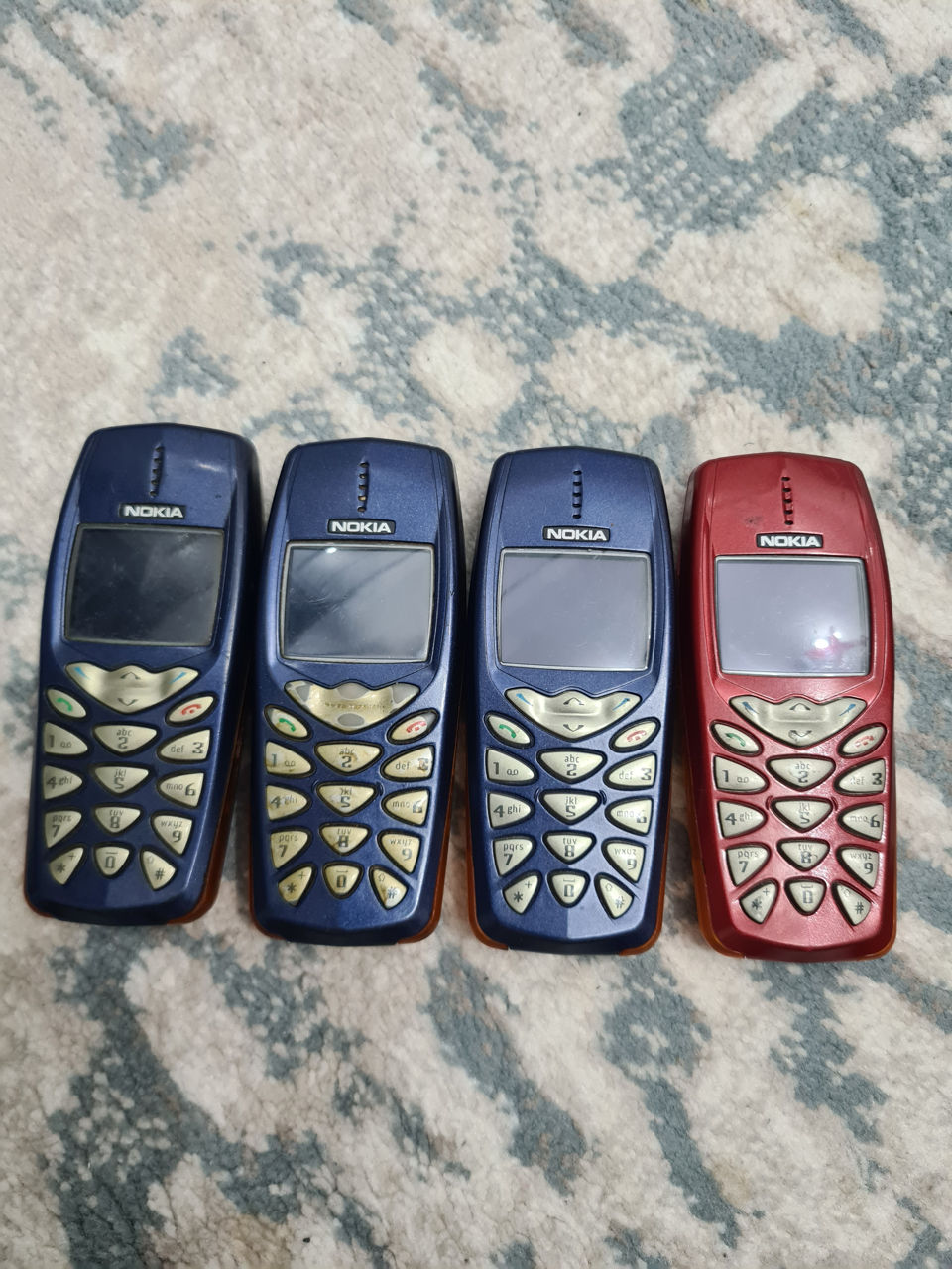 4 nokia 3510 la pret de 350 lei toate. foto 0