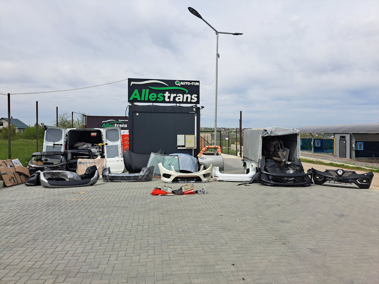 Parbrize stecle auto noi și uzate originale.avem tot.Ne deplasăm pe loc foto 14