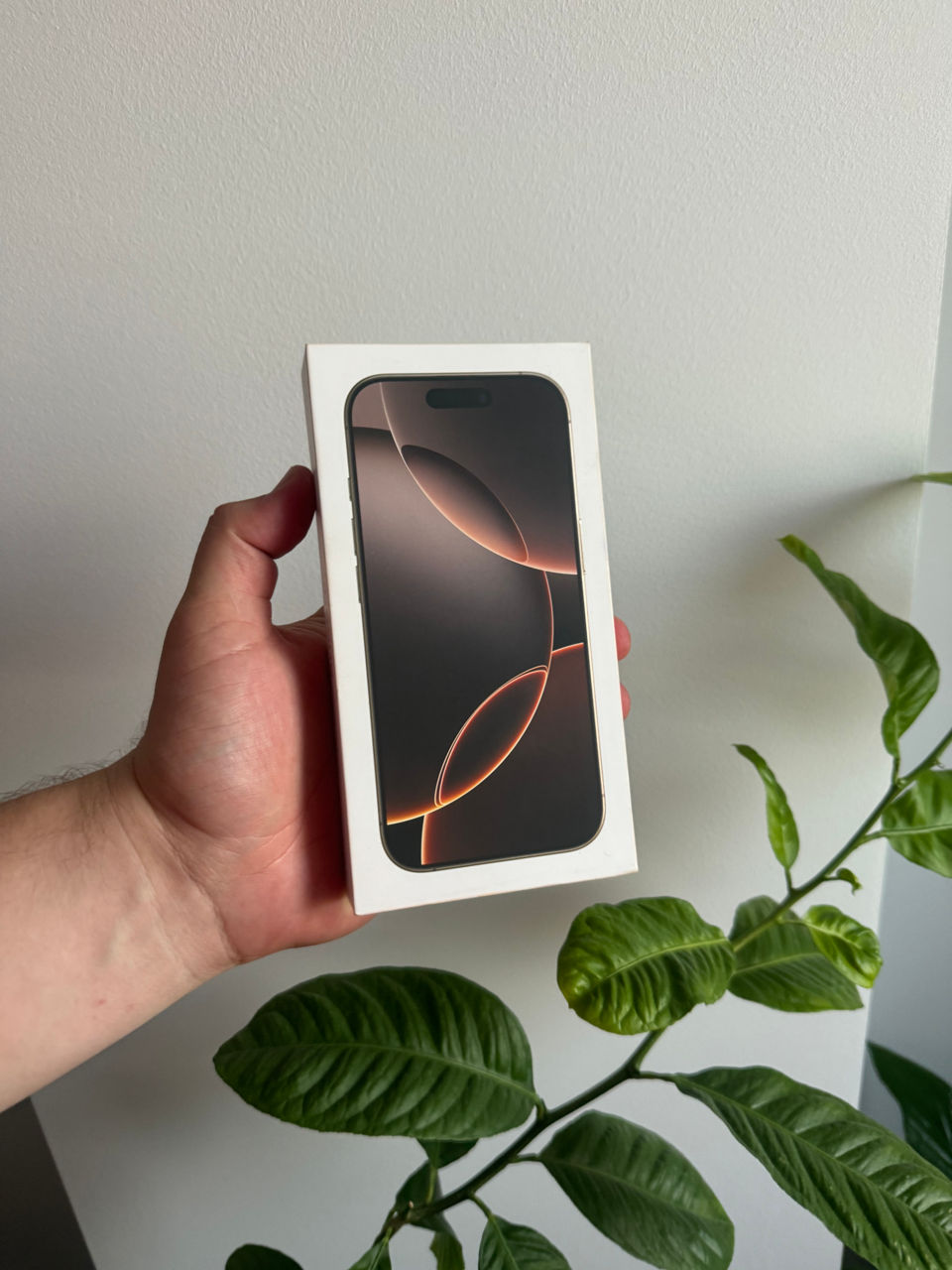 Vind iPhone 16 Pro 128Gb Desert Titanium - Sigilat - Garantie 1 An